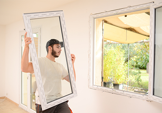 Rénovation de fenêtres dans une maison réalisée par un installateur expert