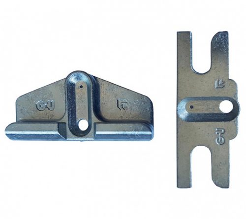 ferrages métalliques de série sur la fenêtre A70 élégance AMCC