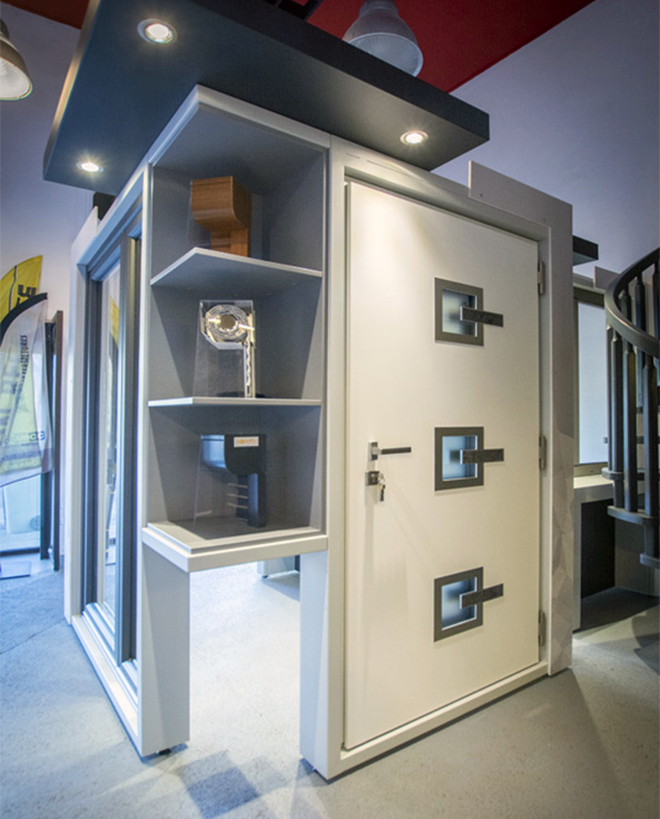 showroom LS Fermetures à Bourgoin Jallieu fenêtres et portes nord Isère
