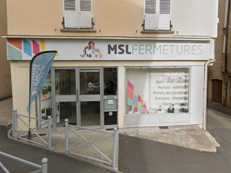 Showroom MSL Fermetures fenêtres et portes à Maurs dans le sud Cantal