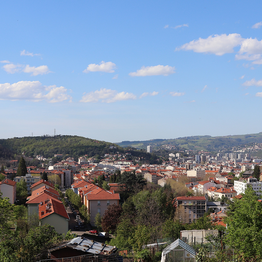 Vue de Saint Etienne magasin Menuiserie Cornillon à Andrézieux Bouthéon dans la Loire
